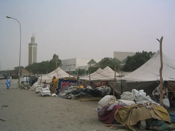 Nouakchott, Moroccan mosque and tent market