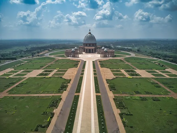 Yamoussoukro, Basilica of Our Lady of Peace from above