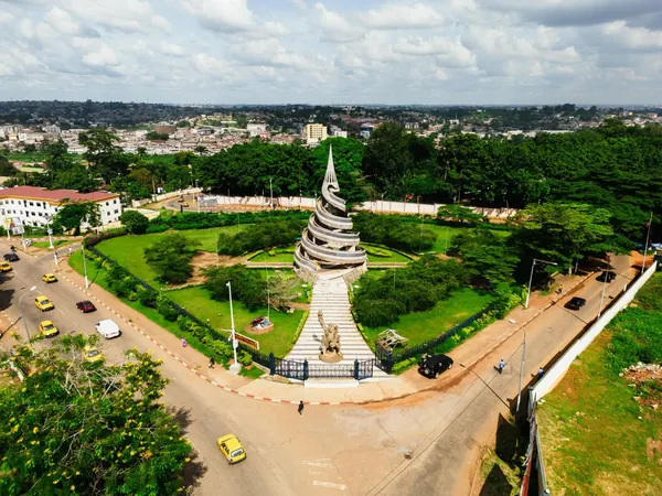 Yaoundé, Reunification Monument
