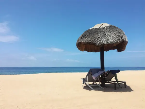 Restinga beach, Lobito