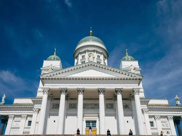 Helsinki Cathedral, Senate Square