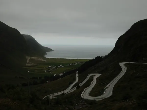 Hoddevik hairpins, Stad peninsula