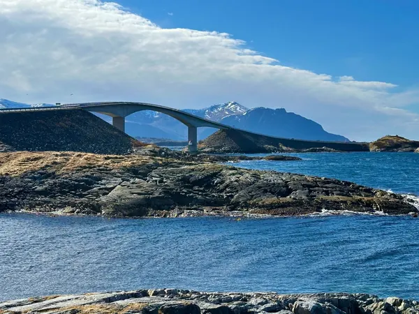 Atlantic Road, Storseisundet Bridge