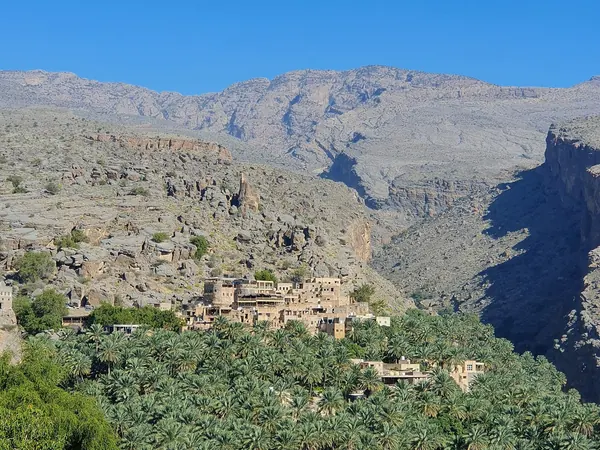 Misfat al Abriyeen, mud-brick village near Al Hamra