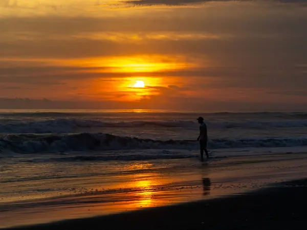 Camaná beach at sunset