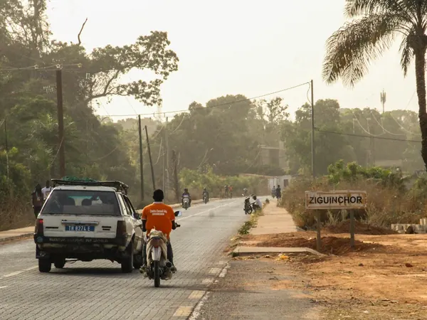 Road out of Ziguinchor