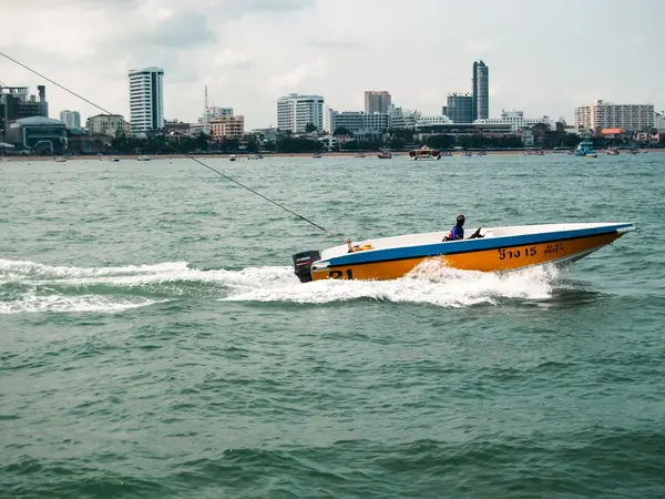 Speedboat on Pattaya Bay