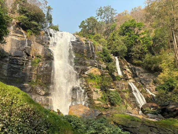 Doi Inthanon, Wachirathan Waterfall