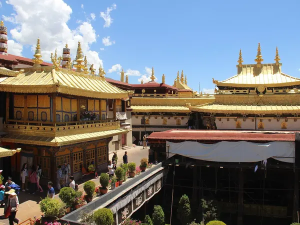 Lhasa, Jokhang Temple rooftops