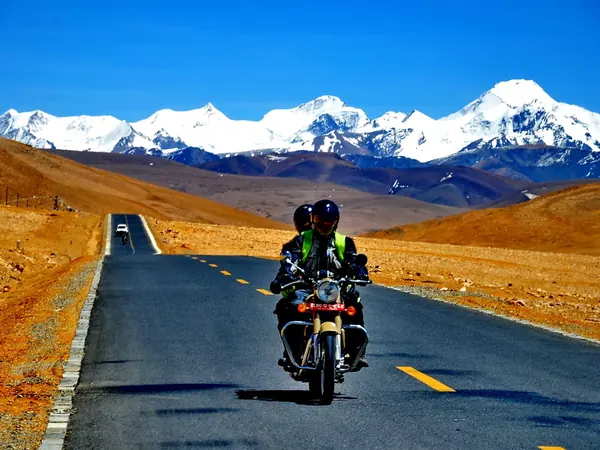 Friendship Highway (G318) after Lhakpa La, Tingri-Shigatse road