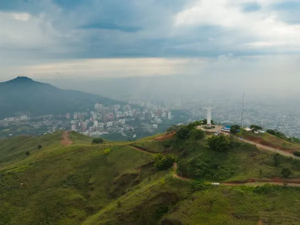 Cali, Cristo Rey hill above the city