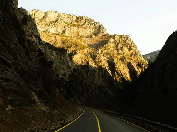 Canyon road to Kapuzbaşı waterfalls, Aladağlar (Kayseri)