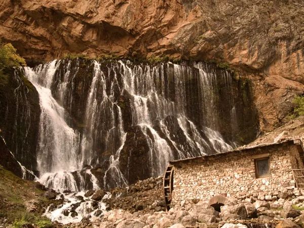 Kapuzbaşı waterfalls (Kayseri)